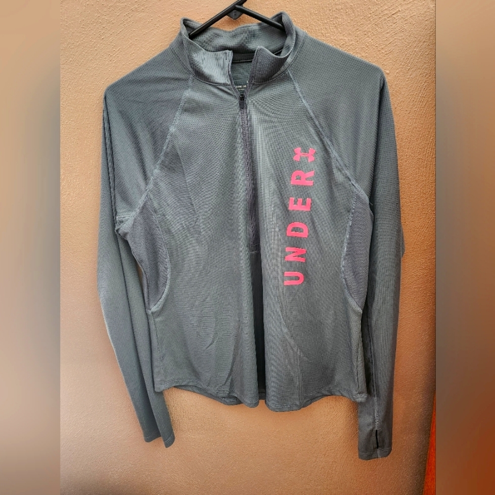 UNDER ARMOUR QUARTER ZIP FITTED LIGHTWEIGHT PULL OVER